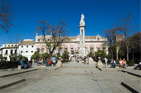 simsearch:841-02994026,k - Baroque column and statue celebrating the survival of the great eathquake of 1755, Plaza del Triunfo, Santa Cruz district, Seville, Andalusia, Spain, Europe Foto de stock - Con derechos protegidos, Código: 841-02994314