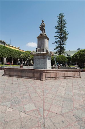 plaza de la independencia - Plaza de la Independencia (Plaza de Armas) à Santiago de Queretaro (Queretaro), un patrimoine mondial de l'UNESCO, état de Querétaro, au Mexique, en Amérique du Nord Photographie de stock - Rights-Managed, Code: 841-02990691