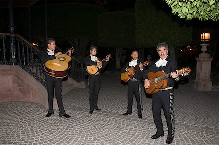 san miguel - Groupe de mariachis, San Miguel de Allende, (San Miguel), état de Guanajuato, au Mexique, en Amérique du Nord Photographie de stock - Rights-Managed, Code: 841-02990747