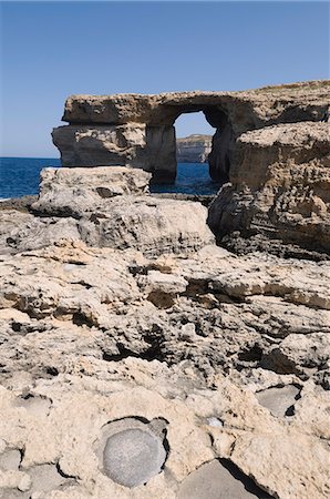 simsearch:841-02831543,k - La fenêtre d'azur à Dwejra Point, Gozo, Malte, Europe Photographie de stock - Rights-Managed, Code: 841-02991119