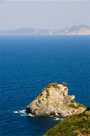 Church of Agios Ioannis, used in the film Mamma Mia for the wedding scene, Skopelos, Sporades Islands, Greek Islands, Greece, Europe Foto de stock - Con derechos protegidos, Código: 841-02991239