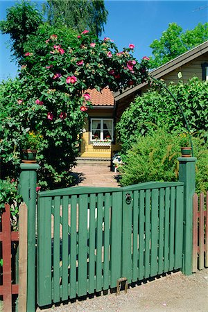 House in small town in archipelago near Stockholm, Vaxholm, Sweden, Scandinavia, Europe Stock Photo - Rights-Managed, Code: 841-02991575