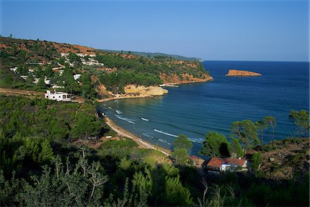 View over coastline, Alonnisos, a small Greek island near Skiathos, Alonnisos, Greece, Europe Fotografie stock - Rights-Managed, Codice: 841-02991580