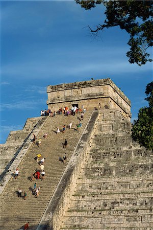 simsearch:841-02991661,k - Touristes escalade El Castillo, pyramide dédiée au Dieu Kukulcan, Chichen Itza, patrimoine mondial de l'UNESCO, Yucatan, Mexique, Amérique du Nord Photographie de stock - Rights-Managed, Code: 841-02991665