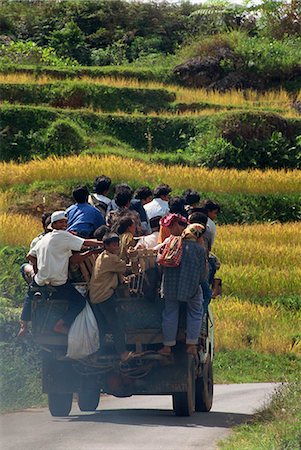 simsearch:841-03057779,k - Crowded truck provides local transport, Toraja area, Sulawesi, Indonesia, Southeast Asia, Asia Foto de stock - Con derechos protegidos, Código: 841-02991816