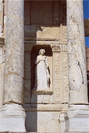 simsearch:841-02712297,k - Statue in facade of reconstructed Library of Celsus, archaeological site, Ephesus, Anatolia, Turkey, Asia Minor Stock Photo - Rights-Managed, Code: 841-02991905