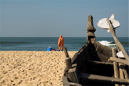 detail of boat and people - Beach near the Leela Hotel, Mobor, Goa, India, Asia Foto de stock - Con derechos protegidos, Código: 841-02992248