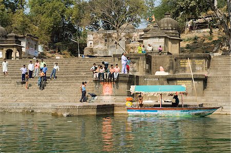État de Ghâts sur le fleuve Narmada Ahilya Fort et complexe de temples, Mansour, Madhya Pradesh, Inde, Asie Photographie de stock - Rights-Managed, Code: 841-02992335