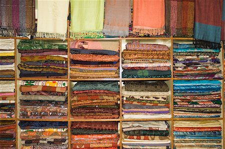 Wonderful Rajasthani fabric shops, Udaipur, Rajasthan state, India, Asia Foto de stock - Con derechos protegidos, Código: 841-02992435