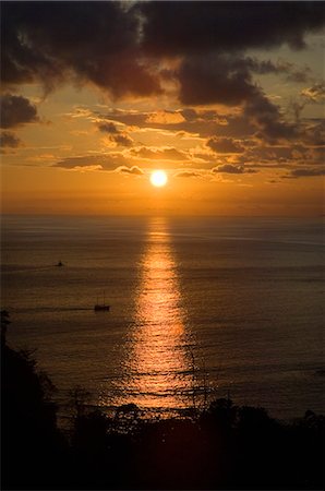 Sunset over Pacific near Manuel Antonio, Costa Rica Stock Photo - Rights-Managed, Code: 841-02992481