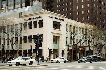 saks fifth avenue - Saks Fifth Avenue on Michigan Street or the Magnificent Mile, Chicago, Illinois, United States of America, North America Foto de stock - Con derechos protegidos, Código: 841-02992576