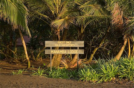 simsearch:841-02992558,k - Entrée de Mawamba Eco Lodge de Tortuguero Beach, côte caraïbe, Parc National de Tortuguero, Costa Rica, l'Amérique centrale Photographie de stock - Rights-Managed, Code: 841-02992639