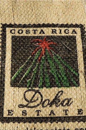 simsearch:841-02944695,k - Coffee bag from the Doka Estate, one of the main coffee growers in Costa Rica, Central America Foto de stock - Con derechos protegidos, Código: 841-02992715