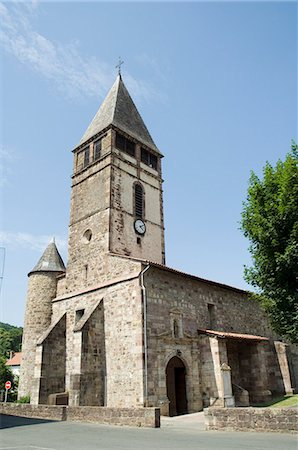 Old church in St. Etienne de Baigorry, Basque country, Pyrenees-Atlantiques, Aquitaine, France, Europe Foto de stock - Con derechos protegidos, Código: 841-02992756