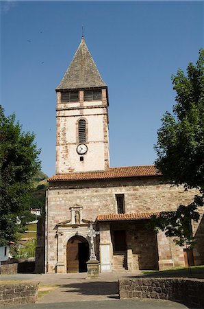 Old church in St. Etienne de Baigorry, Basque country, Pyrenees-Atlantiques, Aquitaine, France, Europe Foto de stock - Con derechos protegidos, Código: 841-02992761