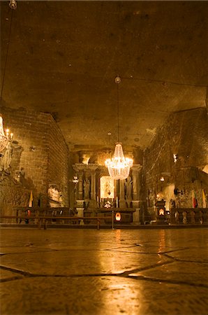 The Cathedral in the Wieliczka Salt Mine, UNESCO World Heritage Site, near Krakow (Cracow), Poland, Europe Foto de stock - Con derechos protegidos, Código: 841-02992838