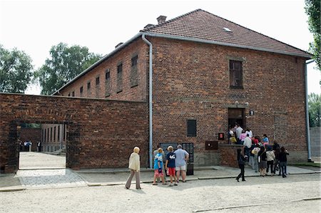 Le tristement célèbre bloc 11 où les prisonniers ont été exécutés, camp de concentration d'Auschwitz, patrimoine mondial UNESCO, près de Cracovie (Cracovie), Pologne, Europe Photographie de stock - Rights-Managed, Code: 841-02992874