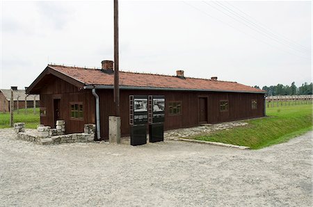 simsearch:841-02992888,k - Selection shed where prisoners were unloaded and separated into able bodied men, kept for work, and woman and children who were taken to gas chambers, Auschwitz second concentration camp at Birkenau, UNESCO World Heritage Site, near Krakow (Cracow), Poland, Europe Foto de stock - Direito Controlado, Número: 841-02992896