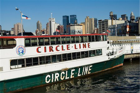 Circle Line touristische Boote gehen von der 42nd Street terminal, Manhattan, New York City, New York, Vereinigte Staaten von Amerika, Nordamerika Stockbilder - Lizenzpflichtiges, Bildnummer: 841-02993150
