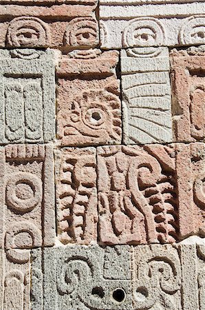 simsearch:862-03364383,k - Colonnes représentant l'oiseau Quetzal, Palais de la 150AD de papillon de Quetzal, Teotihuacan, à 600AD et plus tard utilisé par les Aztèques, patrimoine mondial UNESCO, au nord de Mexico, au Mexique, en Amérique du Nord Photographie de stock - Rights-Managed, Code: 841-02993309