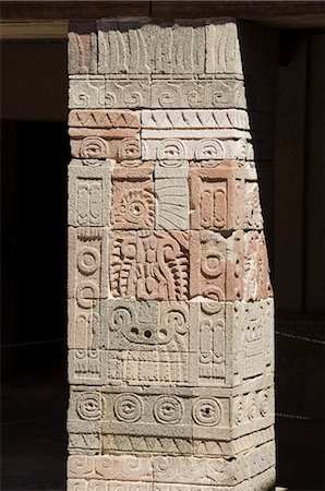 Colonnes représentant l'oiseau Quetzal, Palais de la 150AD de papillon de Quetzal, Teotihuacan, à 600AD et plus tard utilisé par les Aztèques, patrimoine mondial UNESCO, au nord de Mexico, au Mexique, en Amérique du Nord Photographie de stock - Rights-Managed, Code: 841-02993359