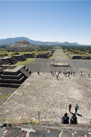 simsearch:841-02993407,k - View from Pyramid of the Moon of the Avenue of the Dead and the Pyramid of the Sun beyond, Teotihuacan, 150AD to 600AD and later used by the Aztecs, UNESCO World Heritage Site, north of Mexico City, Mexico, North America Fotografie stock - Rights-Managed, Codice: 841-02993366