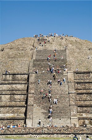 simsearch:841-02993370,k - Touristes escalade la pyramide de la lune, Teotihuacan, 150AD à 600AD et plus tard utilisé par les Aztèques, patrimoine mondial UNESCO, au nord de Mexico, au Mexique, en Amérique du Nord Photographie de stock - Rights-Managed, Code: 841-02993370