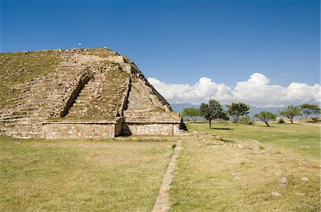 The ancient Zapotec city of Monte Alban, UNESCO World Heritage Site, near Oaxaca City, Oaxaca, Mexico, North America Fotografie stock - Rights-Managed, Codice: 841-02993428
