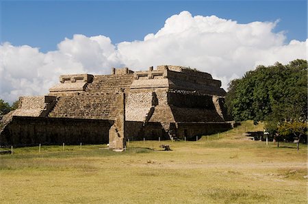 Building 5, the ancient Zapotec city of Monte Alban, UNESCO World Heritage Site, near Oaxaca City, Oaxaca, Mexico, North America Fotografie stock - Rights-Managed, Codice: 841-02993423