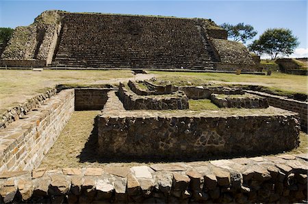 The ancient Zapotec city of Monte Alban, UNESCO World Heritage Site, near Oaxaca City, Oaxaca, Mexico, North America Fotografie stock - Rights-Managed, Codice: 841-02993438