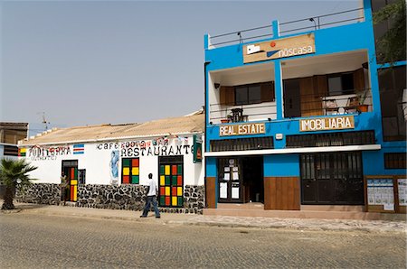 Agents immobiliers, Santa Maria sur l'île de Sal (sel), Cap vert, Afrique Photographie de stock - Rights-Managed, Code: 841-02993726