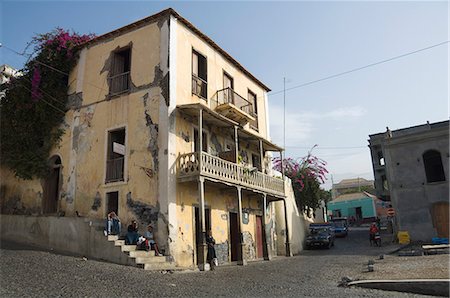 sao filipe - Sobrados or colonial house with veranda, Sao Filipe, Fogo (Fire), Cape Verde Islands, Africa Stock Photo - Rights-Managed, Code: 841-02993787