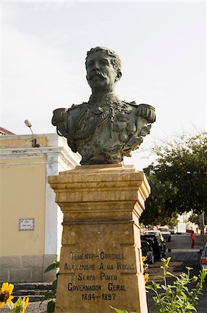 sao filipe - Bust of former governor general, Sao Filipe, Fogo (Fire), Cape Verde Islands, Africa Stock Photo - Rights-Managed, Code: 841-02993789