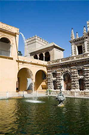 simsearch:841-02993972,k - The pool of Mercury in the Real Alcazar, UNESCO World Heritage Site, Santa Cruz district, Seville, Andalusia (Andalucia), Spain, Europe Stock Photo - Rights-Managed, Code: 841-02993997