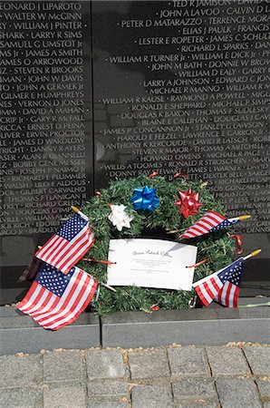 simsearch:841-02832753,k - Vietnam Veterans Memorial Wall, Washington D.C. (District of Columbia), United States of America, North America Stock Photo - Rights-Managed, Code: 841-03027722