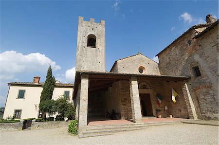 simsearch:841-03027804,k - Badia une église romane Coltibuono, près de Gaiole, Chianti, Toscane, Italie, Europe Photographie de stock - Rights-Managed, Code: 841-03027907