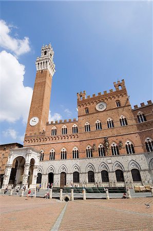 simsearch:841-03027887,k - View of the Piazza del Campo and the Palazzo Pubblico with its amazing bell tower, Siena, UNESCO World Heritage Site, Tuscany, Italy, Europe Stock Photo - Rights-Managed, Code: 841-03027930