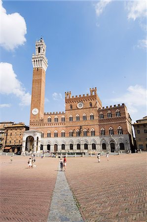 piazza del campo - View of the Piazza del Campo and the Palazzo Pubblico with its amazing bell tower, Siena, UNESCO World Heritage Site, Tuscany, Italy, Europe Foto de stock - Con derechos protegidos, Código: 841-03027931