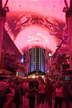 fremont street - Fremont Street Light and Sound Show Experience, Fremont Street, the older part of Las Vegas, Nevada, United States of America, North America Foto de stock - Direito Controlado, Número: 841-03028284