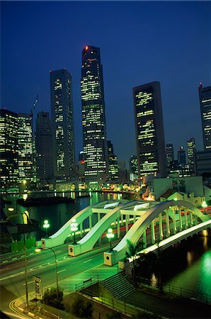 elgin bridge - The Elgin Bridge and skyscrapers of the financial district illuminated at night in Singapore, Southeast Asia, Asia Foto de stock - Con derechos protegidos, Código: 841-03028681