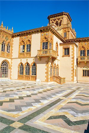 The John and Mable Ringling Museum of Art, C'a d'Zan, built in Venetian style in 1924 by the famous circus millionaire John Ringling , Sarasota, Florida, United States of America Foto de stock - Direito Controlado, Número: 841-03028745