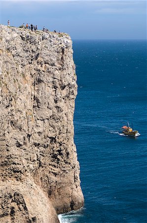 simsearch:841-02901646,k - Touristes sur les falaises de Cabo de São Vicente, Algarve, Portugal, Europe Photographie de stock - Rights-Managed, Code: 841-03028886