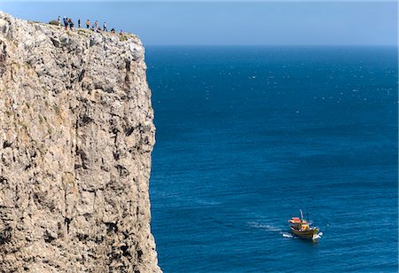 simsearch:841-02901646,k - Touristes sur les falaises de Cabo de São Vicente, Algarve, Portugal, Europe Photographie de stock - Rights-Managed, Code: 841-03028887