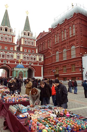 Tourists look at souvenirs near The Resurrection Gate, Moscow, Russia, Europe Stock Photo - Rights-Managed, Code: 841-03029058