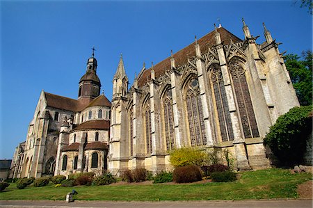 picardía - Exterior of 12th century Christian church of St. Germer de Fly, Oise, Picardie, France, Europe Foto de stock - Con derechos protegidos, Código: 841-03029163