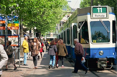 Tram, Bahnhof, Zurich, Suisse, Europe Photographie de stock - Rights-Managed, Code: 841-03029301