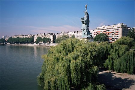 simsearch:841-03060327,k - Statue de la liberté, Paris, France, Europe Photographie de stock - Rights-Managed, Code: 841-03029413