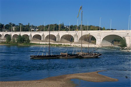 River Loire and Wilson Bridge, Tours, Centre, France, Europe Stock Photo - Rights-Managed, Code: 841-03029536