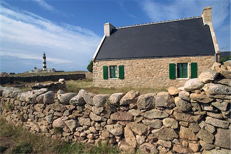 single storey - Old house near Creac'h lighthouse, Ile d'Ouessant, Brittany, France, Europe Stock Photo - Rights-Managed, Code: 841-03029561