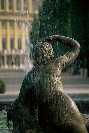 simsearch:841-03029806,k - Statue, au Palais de Schönbrunn, Site du patrimoine mondial de l'UNESCO, Vienne, Autriche, Europe Photographie de stock - Rights-Managed, Code: 841-03029579